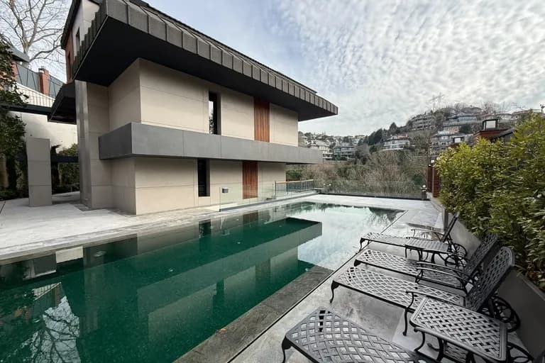 Acarkent'te Ticari Konut Avantajlı Satılık Ultra Lüks Villa