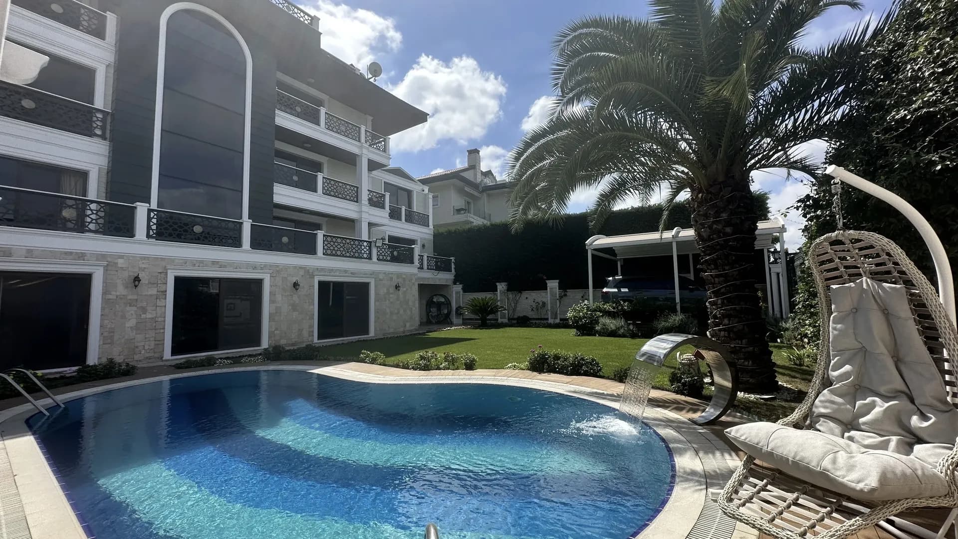 Acarkent'te Özel Tasarımlı Lüks Satılık Villa 3