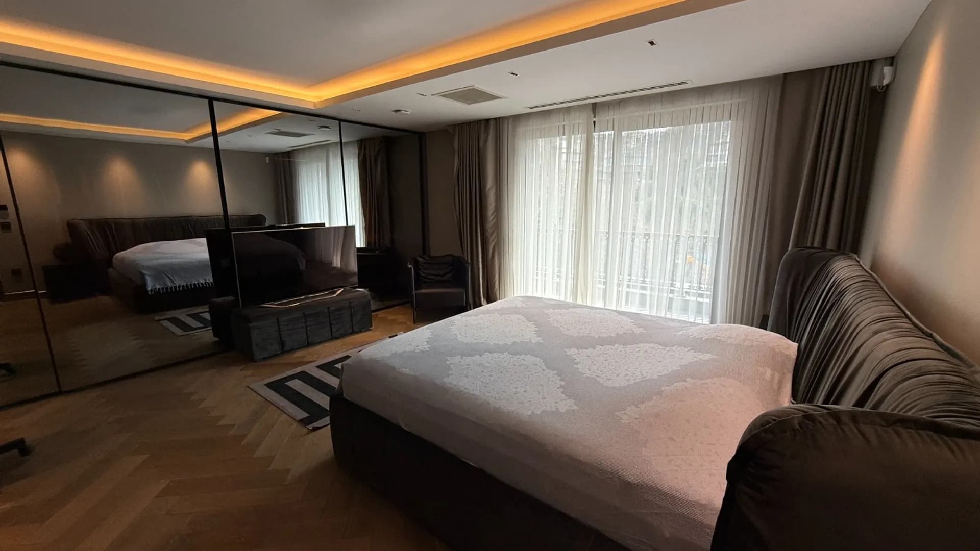 Acarkent'te Ticari Konut Avantajlı Satılık Ultra Lüks Villa 13