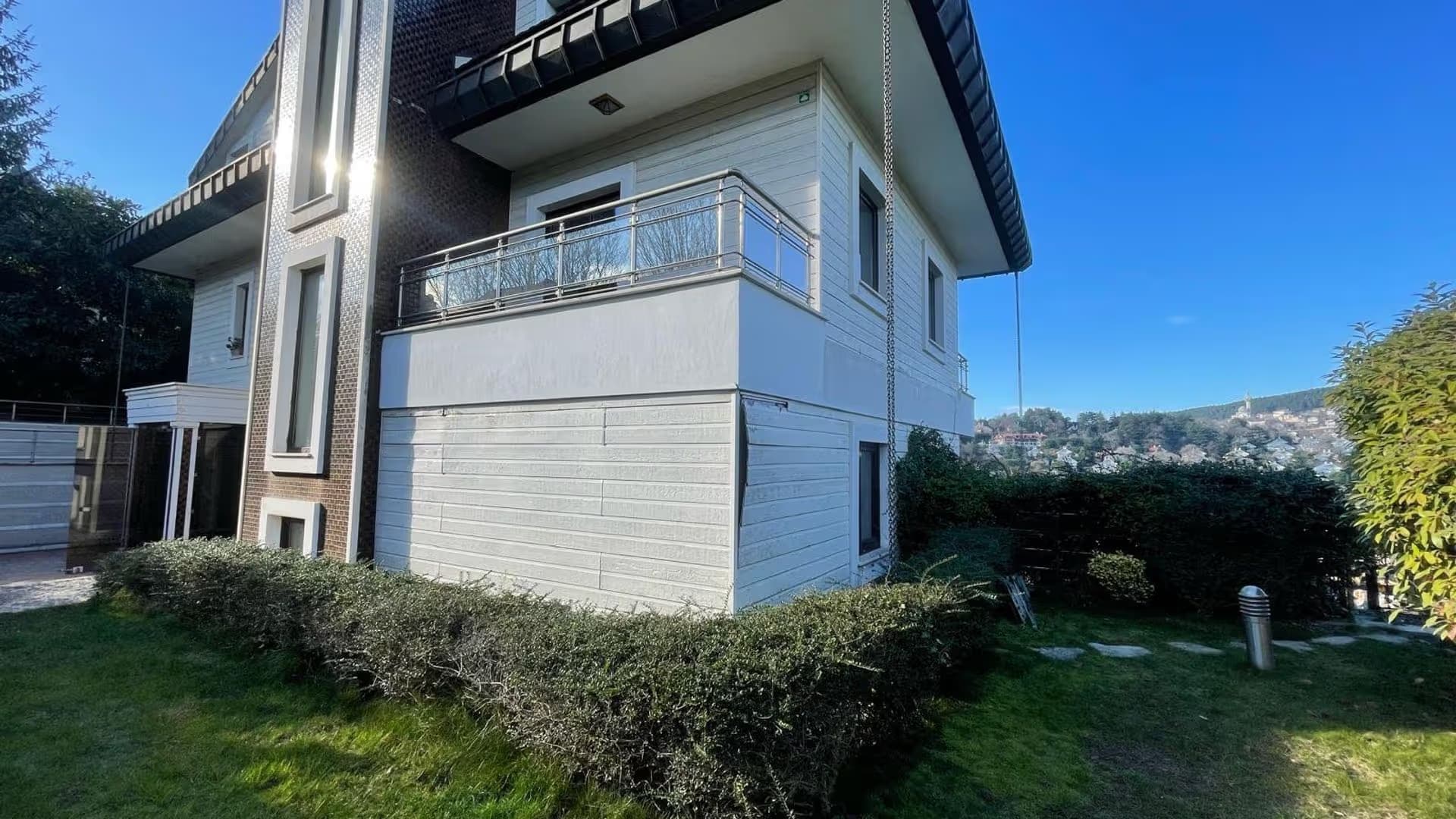 Acarkent'te Konaklar Manzaralı Asansörlü Büyük Bahçeli Satılık BR Villa 6