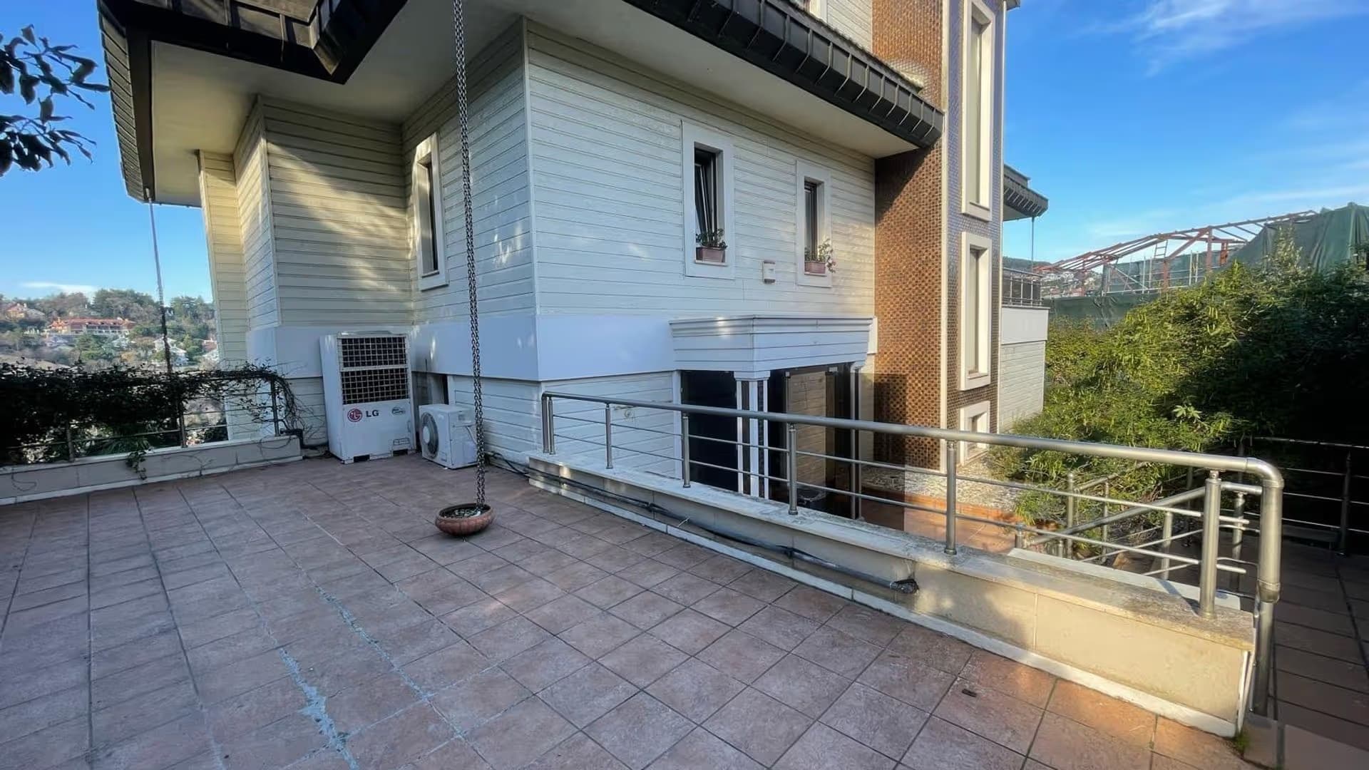 Acarkent'te Konaklar Manzaralı Asansörlü Büyük Bahçeli Satılık BR Villa 8