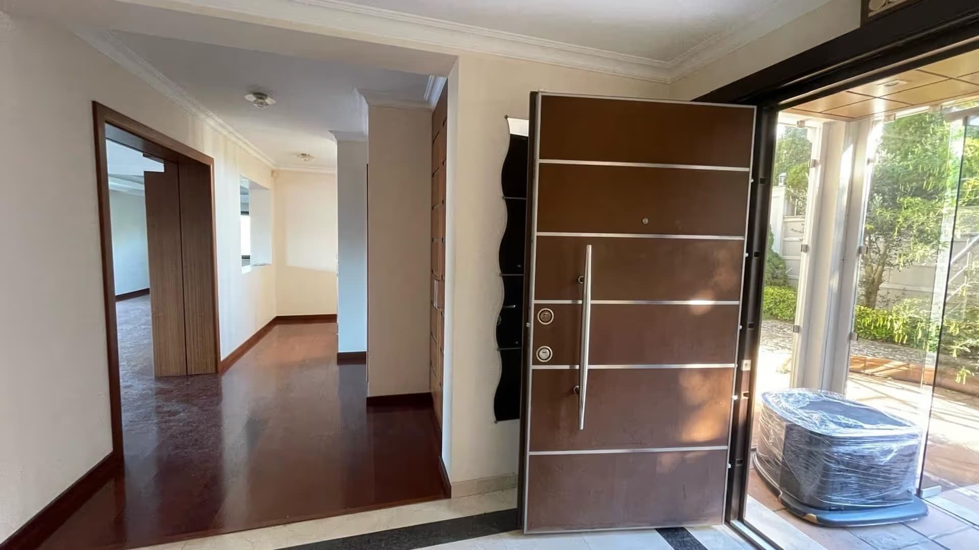 Acarkent'te Konaklar Manzaralı Asansörlü Büyük Bahçeli Satılık BR Villa 12