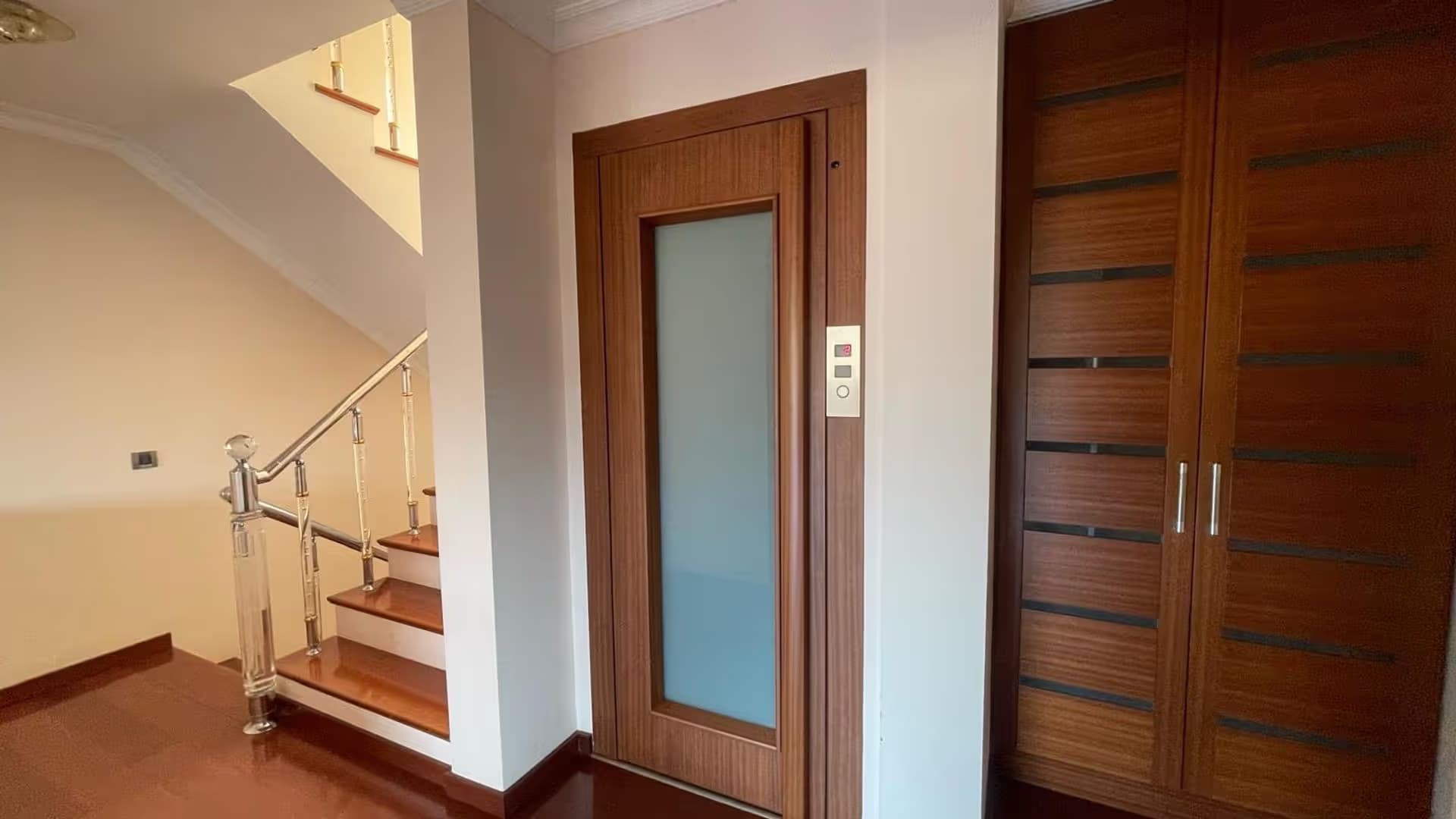 Acarkent'te Konaklar Manzaralı Asansörlü Büyük Bahçeli Satılık BR Villa 14