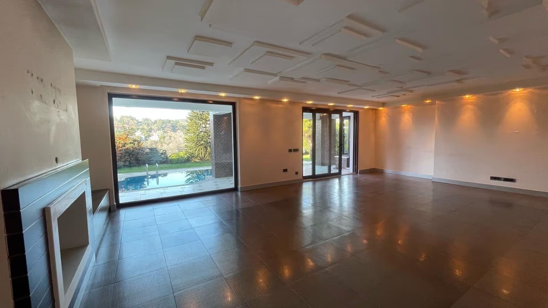 Acarkent'te Konaklar Manzaralı Asansörlü Büyük Bahçeli Satılık BR Villa 19