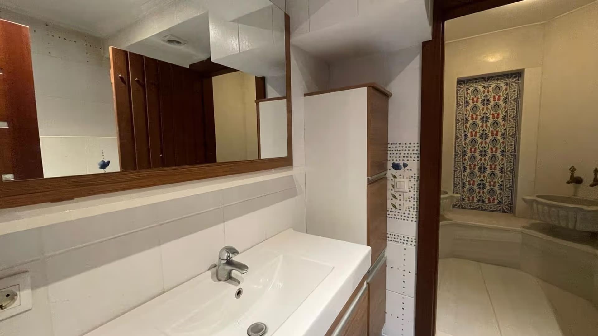 Acarkent'te Konaklar Manzaralı Asansörlü Büyük Bahçeli Satılık BR Villa 22