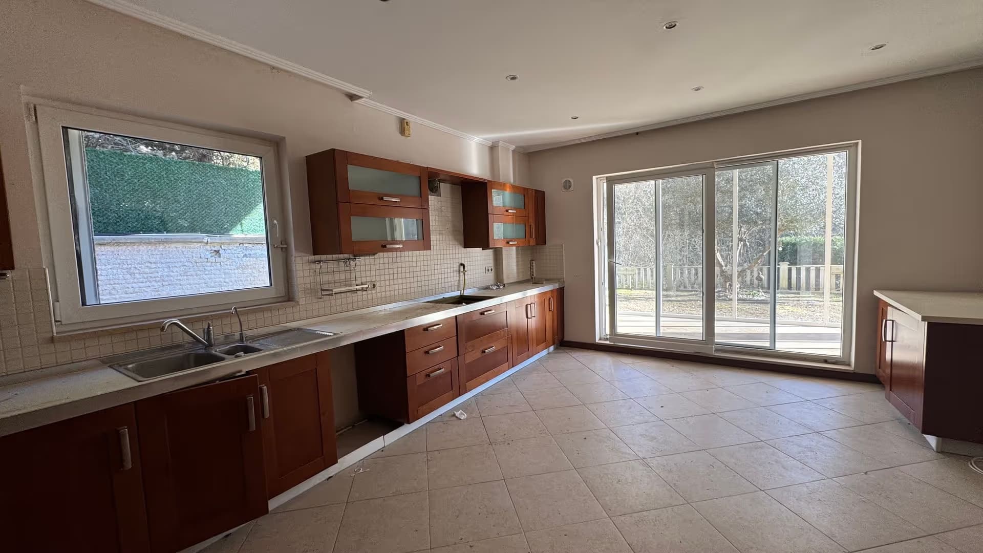 Acarkent'te Orman Manzaralı Güney Cepheli BR Satılık Villa 8