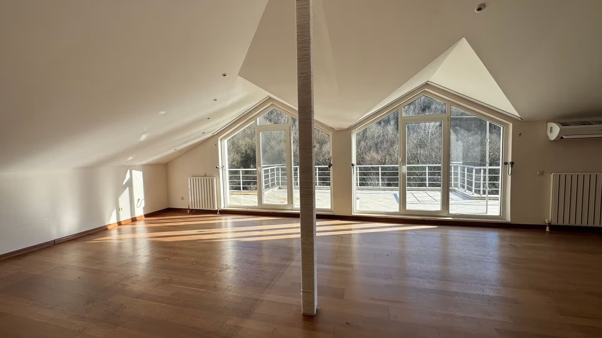 Acarkent'te Orman Manzaralı Güney Cepheli BR Satılık Villa 18