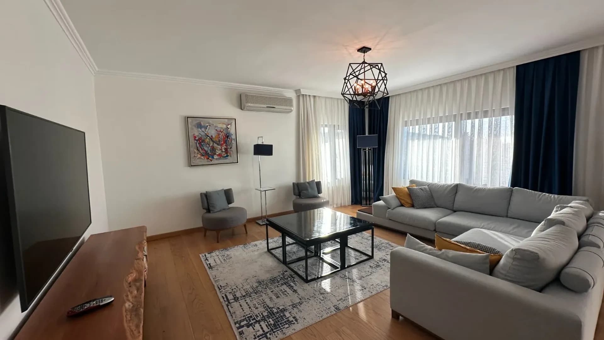 Acarkent'te İçi Yenilenmiş Satılık B Tipi Villa 13