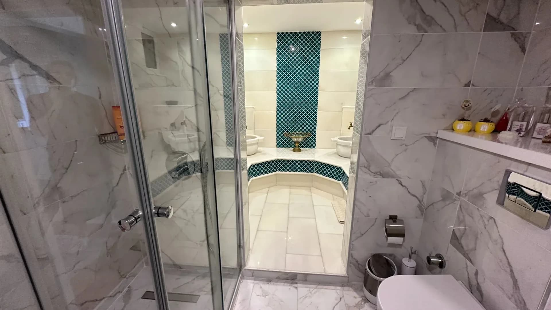 Acarkent'te İçi Yenilenmiş Satılık B Tipi Villa 18