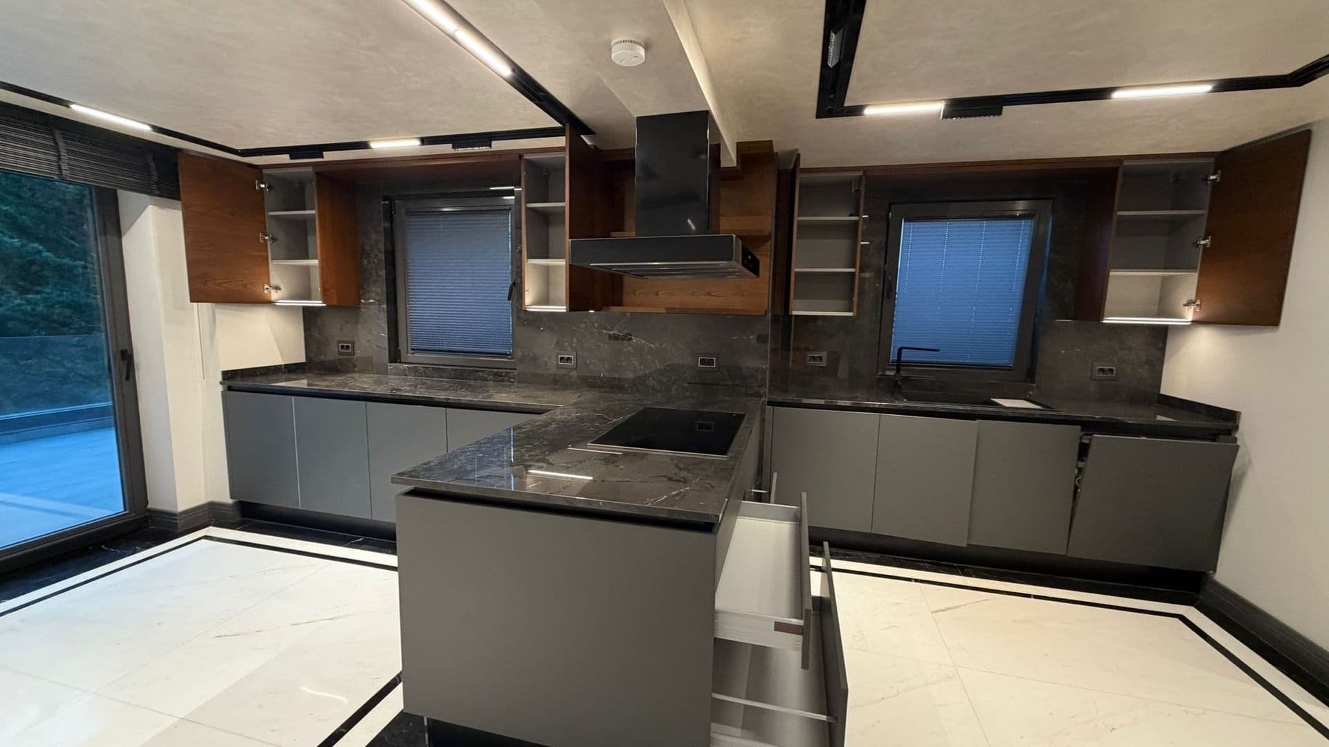 Acarkent'te Komple Yenilenmiş BR Tipi Villa 3