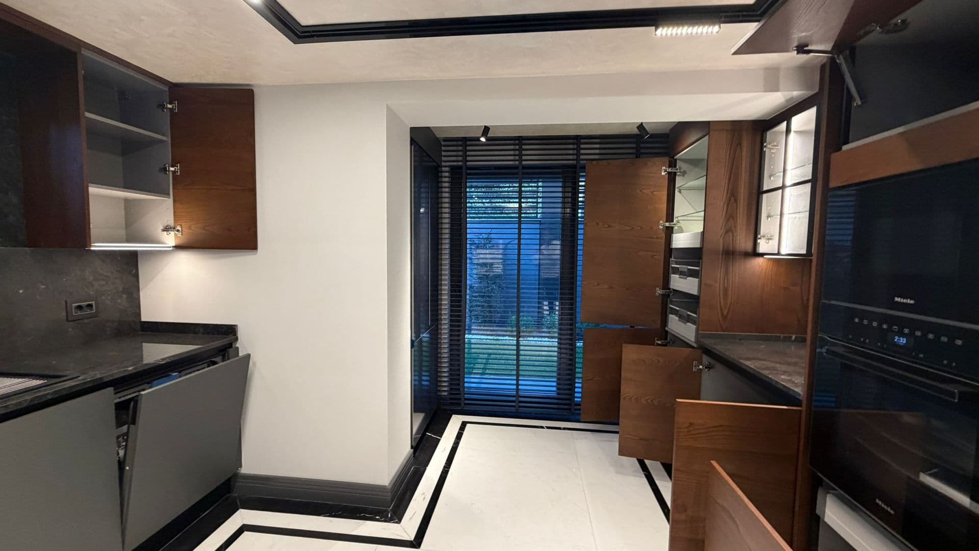 Acarkent'te Komple Yenilenmiş BR Tipi Villa 7