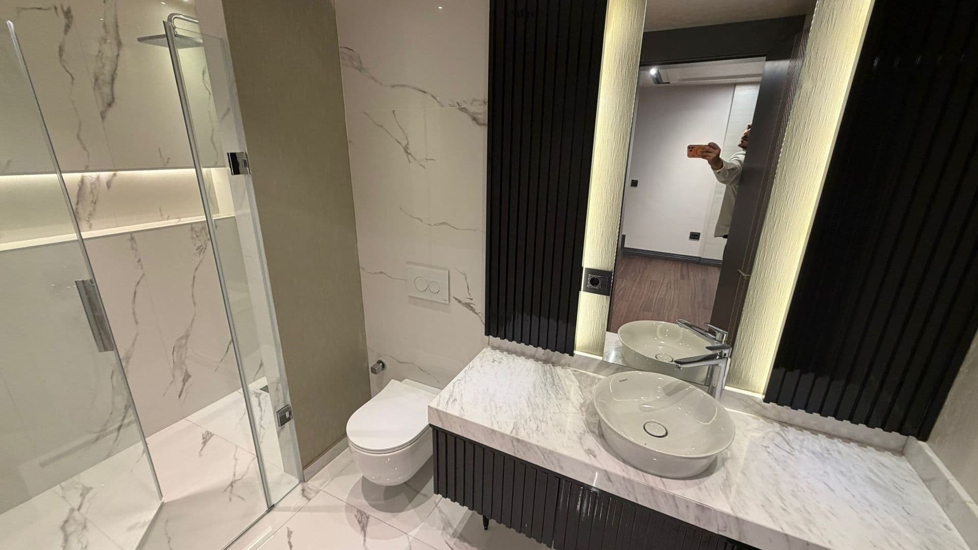 Acarkent'te Komple Yenilenmiş BR Tipi Villa 6