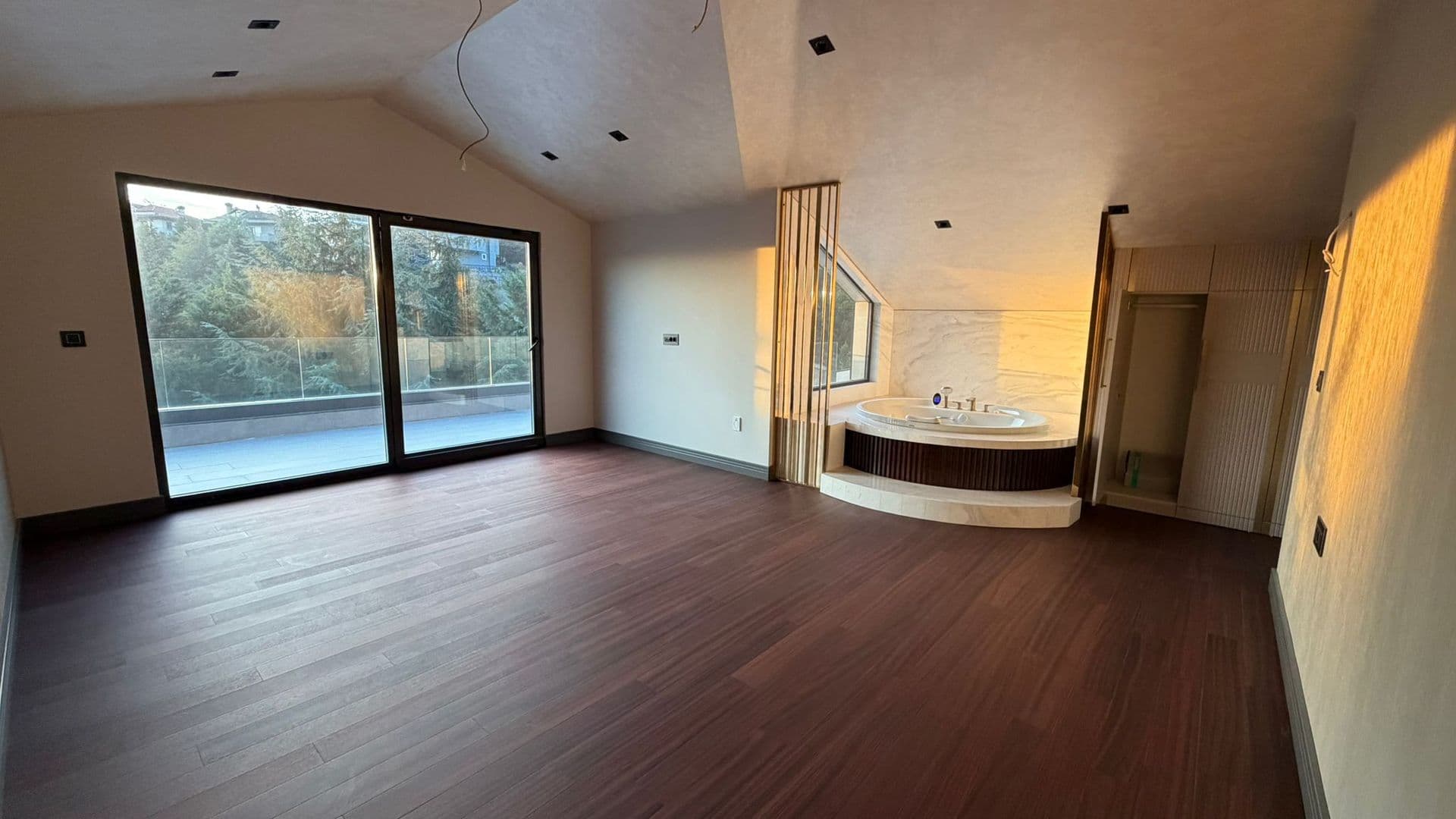 Acarkent'te Komple Yenilenmiş BR Tipi Villa 14