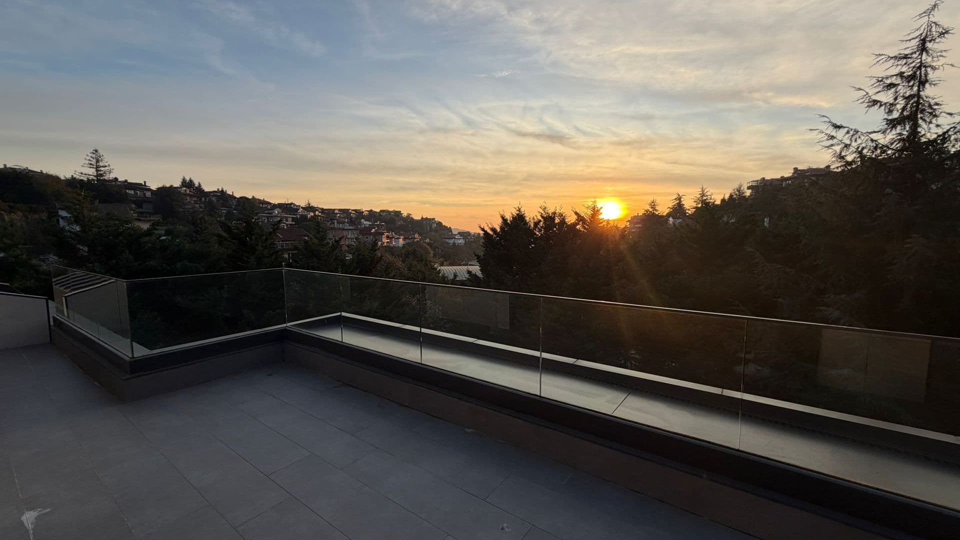 Acarkent'te Komple Yenilenmiş BR Tipi Villa 13