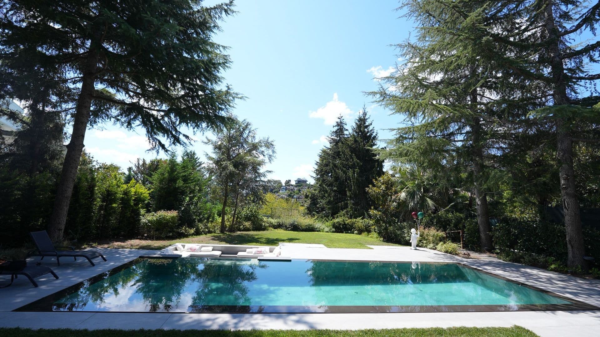 Acarkent'te Hakim Konumlu Ultra Modern Satılık Villa 2