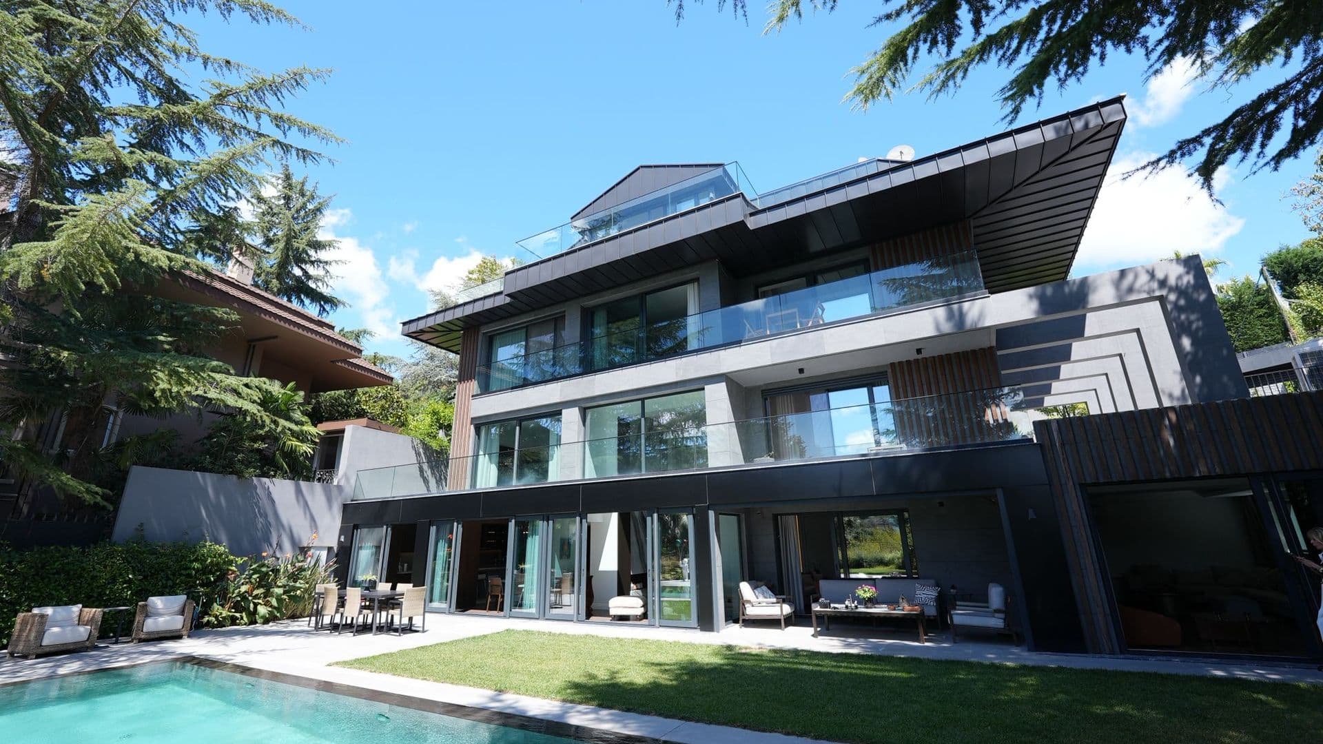 Acarkent'te Hakim Konumlu Ultra Modern Satılık Villa 4