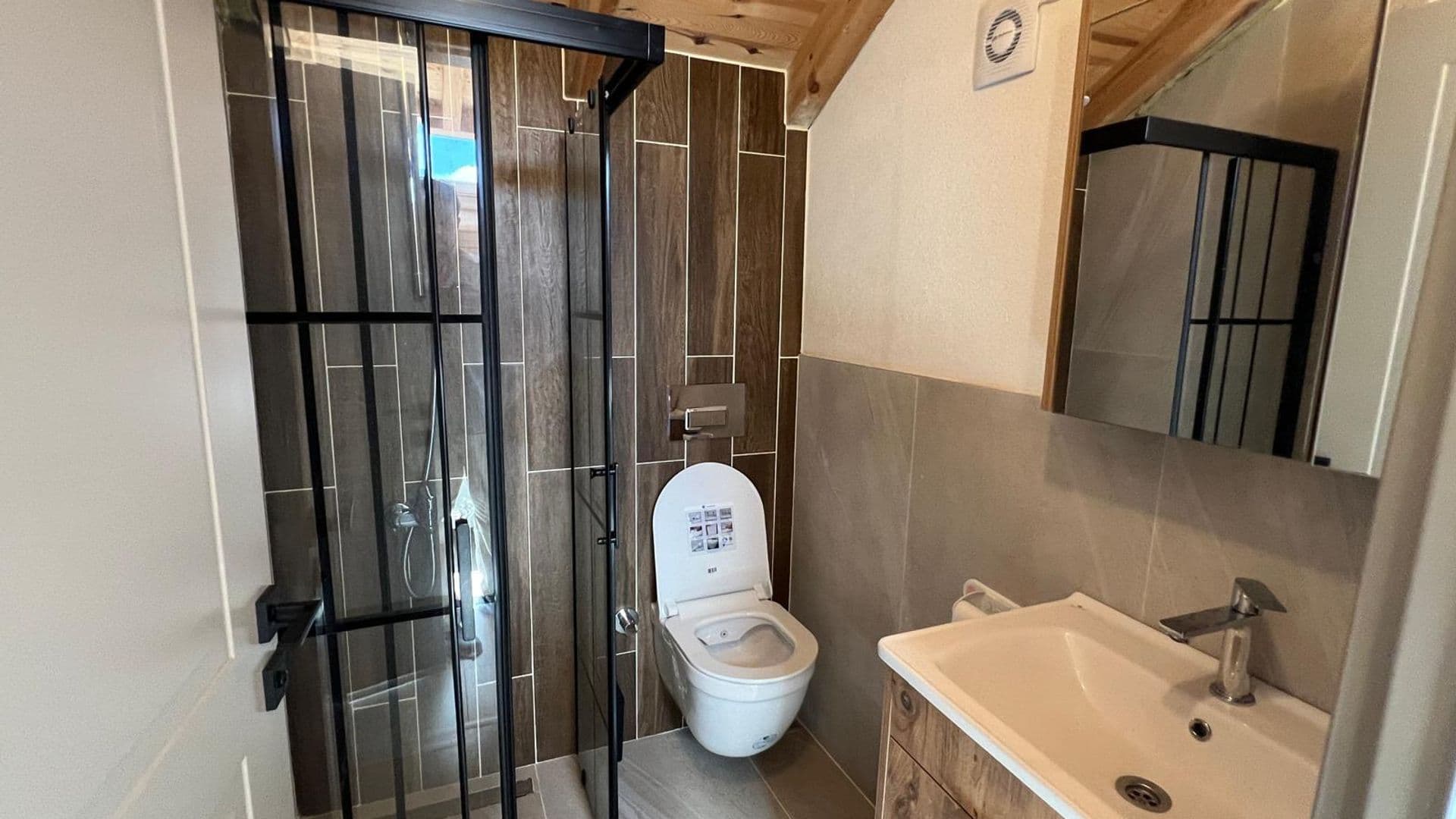 Reşadiye'de Müstakil Havuzlu Modern Sıfır Satılık Villa 8