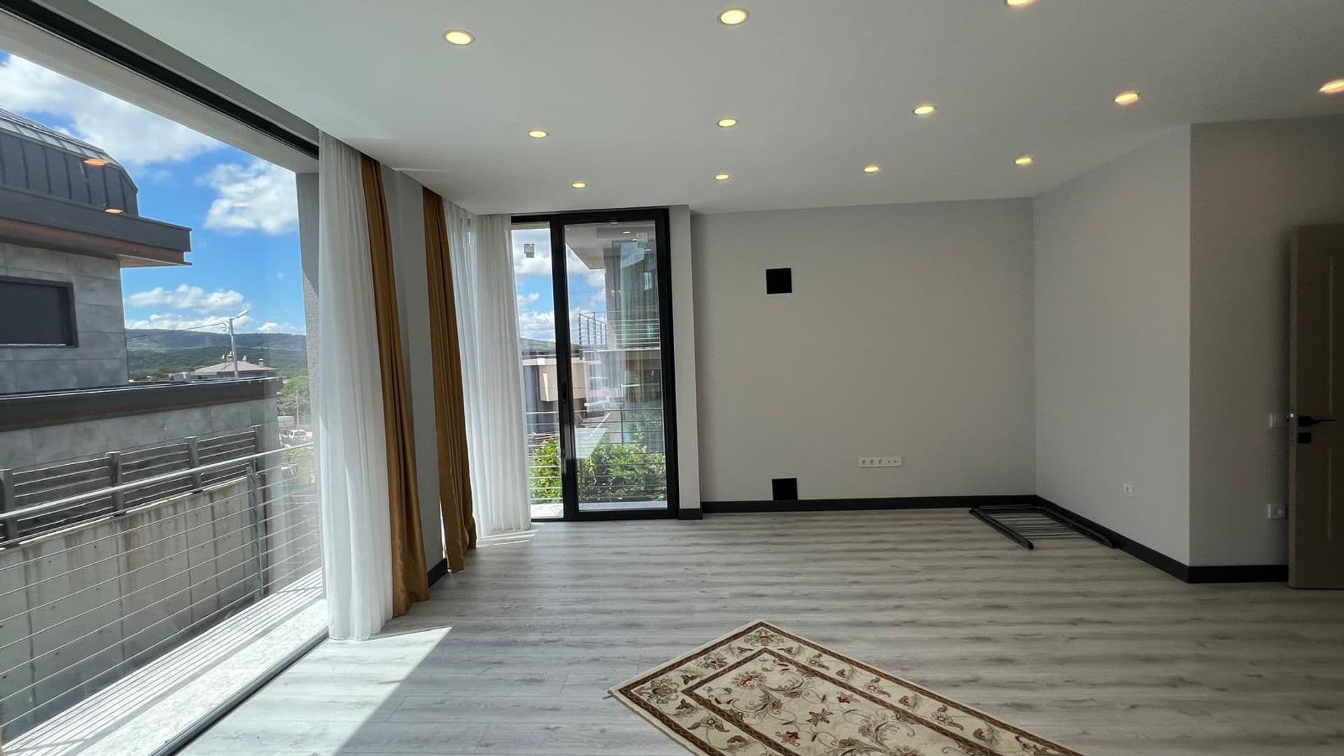 Reşadiye'de Müstakil Havuzlu Modern Sıfır Kiralık Villa 12