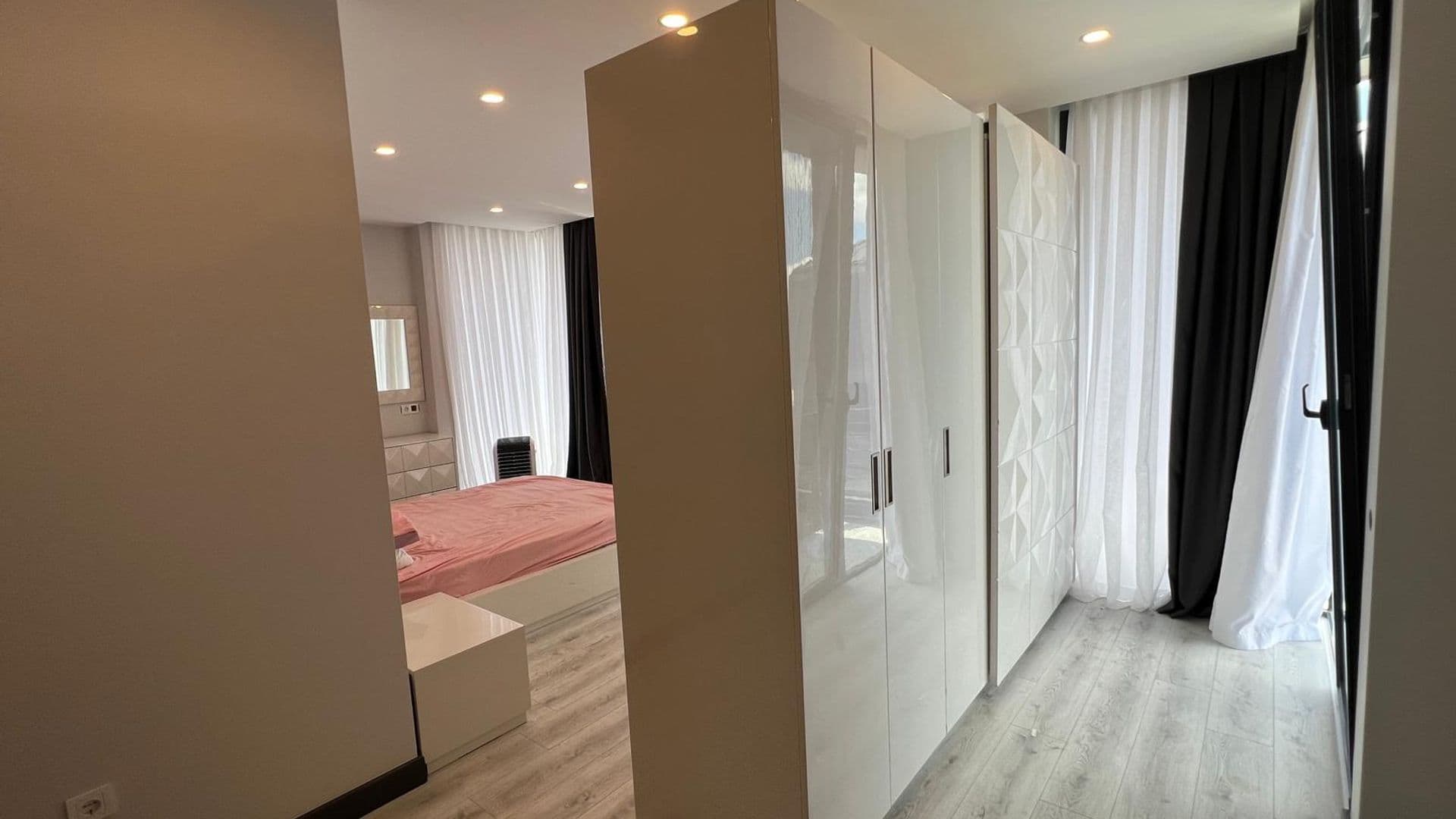 Reşadiye'de Müstakil Havuzlu Modern Sıfır Kiralık Villa 14