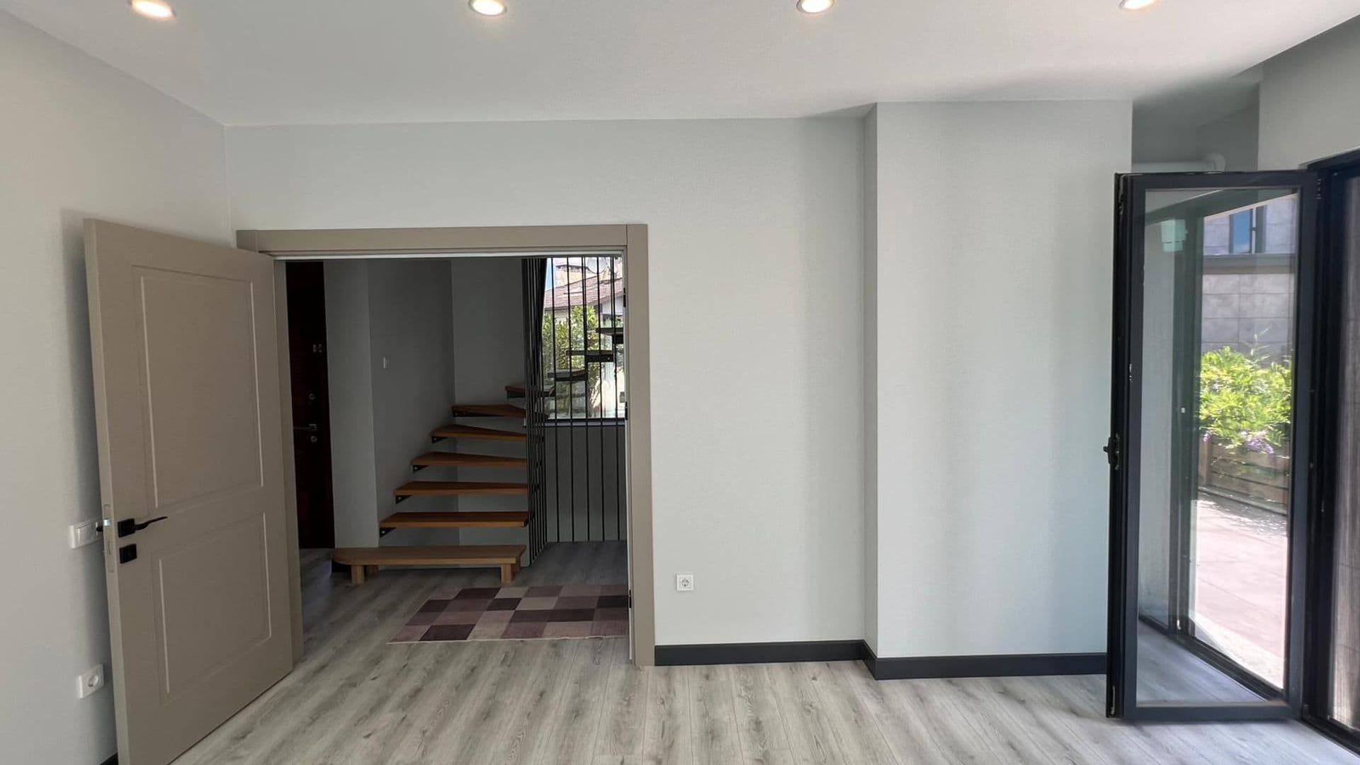 Reşadiye'de Müstakil Havuzlu Modern Sıfır Kiralık Villa 16