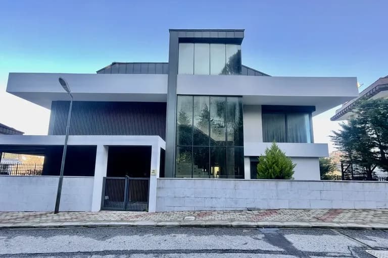 Acarkent'te Sıradışı Ultra Lüks Eşyalı Satılık Villa 13
