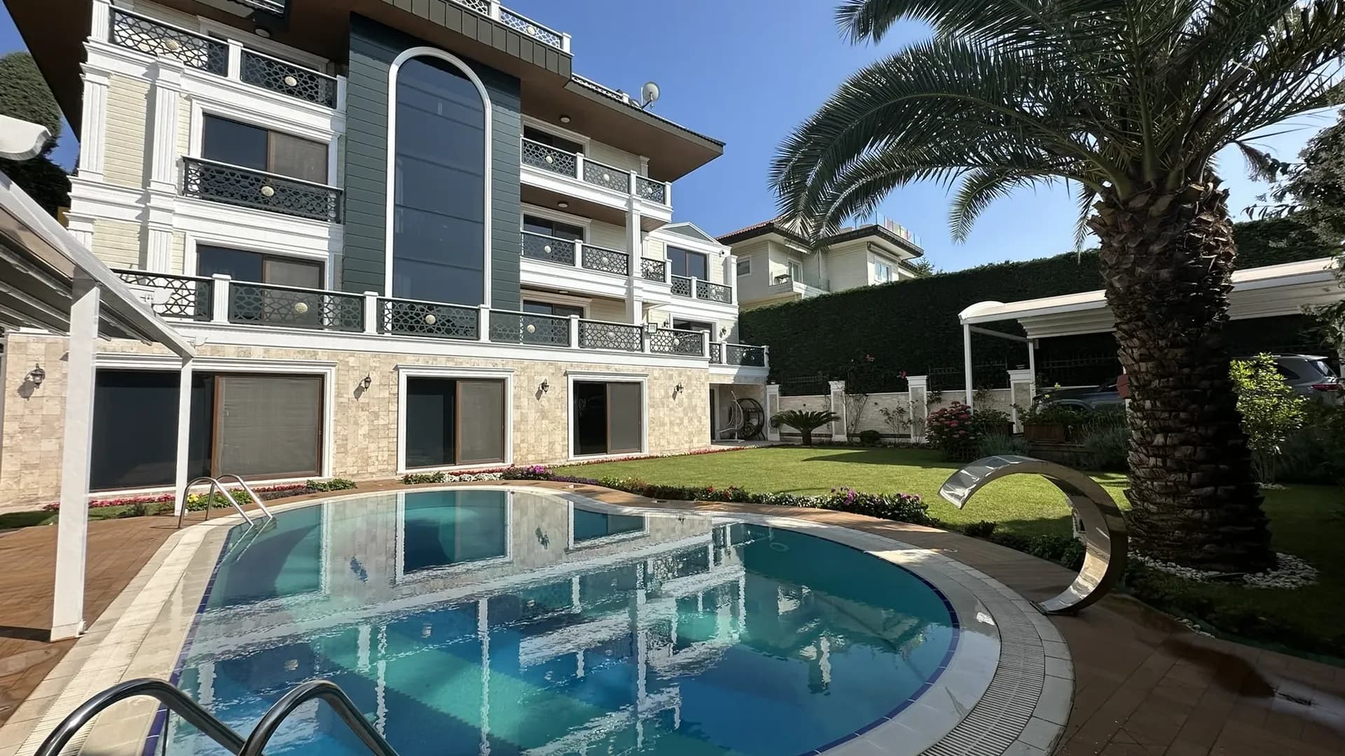 Acarkent'te Özel Tasarımlı Lüks Satılık Villa 1